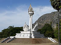 Der Tempel Wat Tham Chaeng