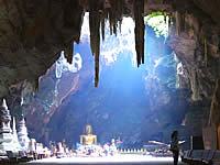 Tropfsteinhöhle und Tempel in Phetchaburi