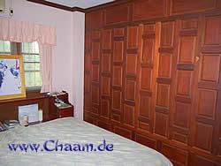 Holzwand aus Makamong Tropenholz