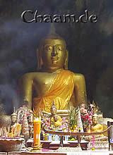 Buddha in Tropfsteinhöhle in Thailand
