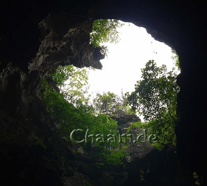 Loch in Tropfsteinhöhle Tham Khao Luang