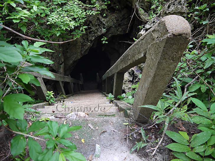 Steile Steintreppe Tham Khao Luang