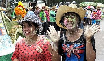 Songkran feiern Cha-Am